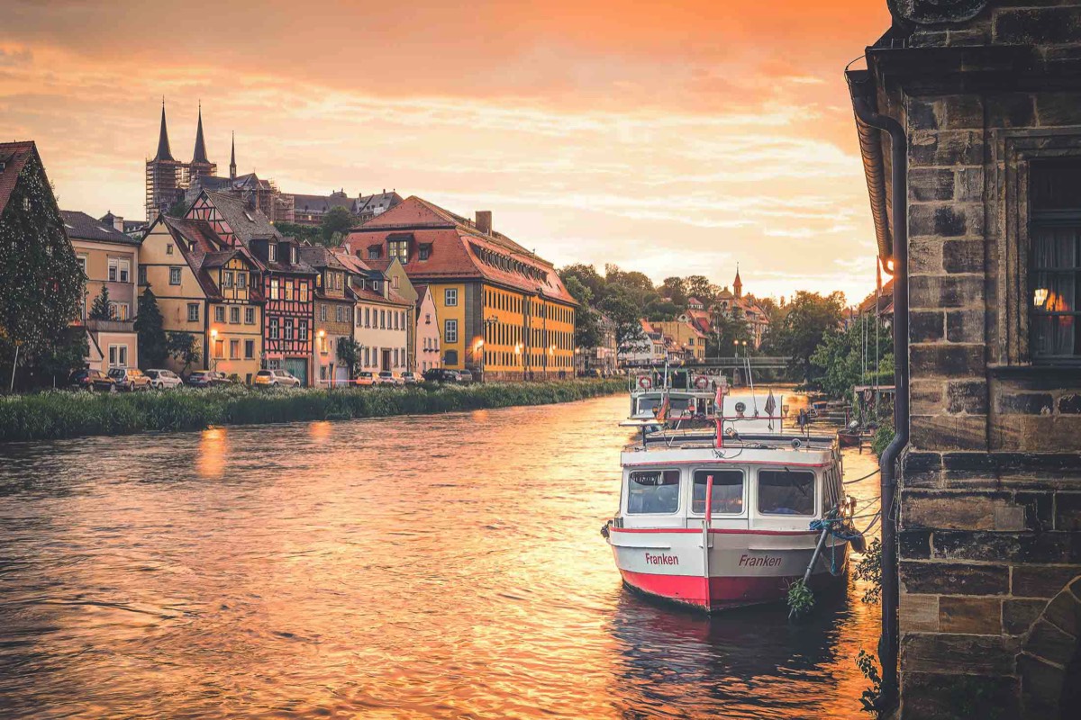 Klein-Venedig, Michaelskloster, Regnitz und Schiffe auf dem Fluss in Bamberg, fotografiert von Thomas Paal, Kopfwerk Bamberg